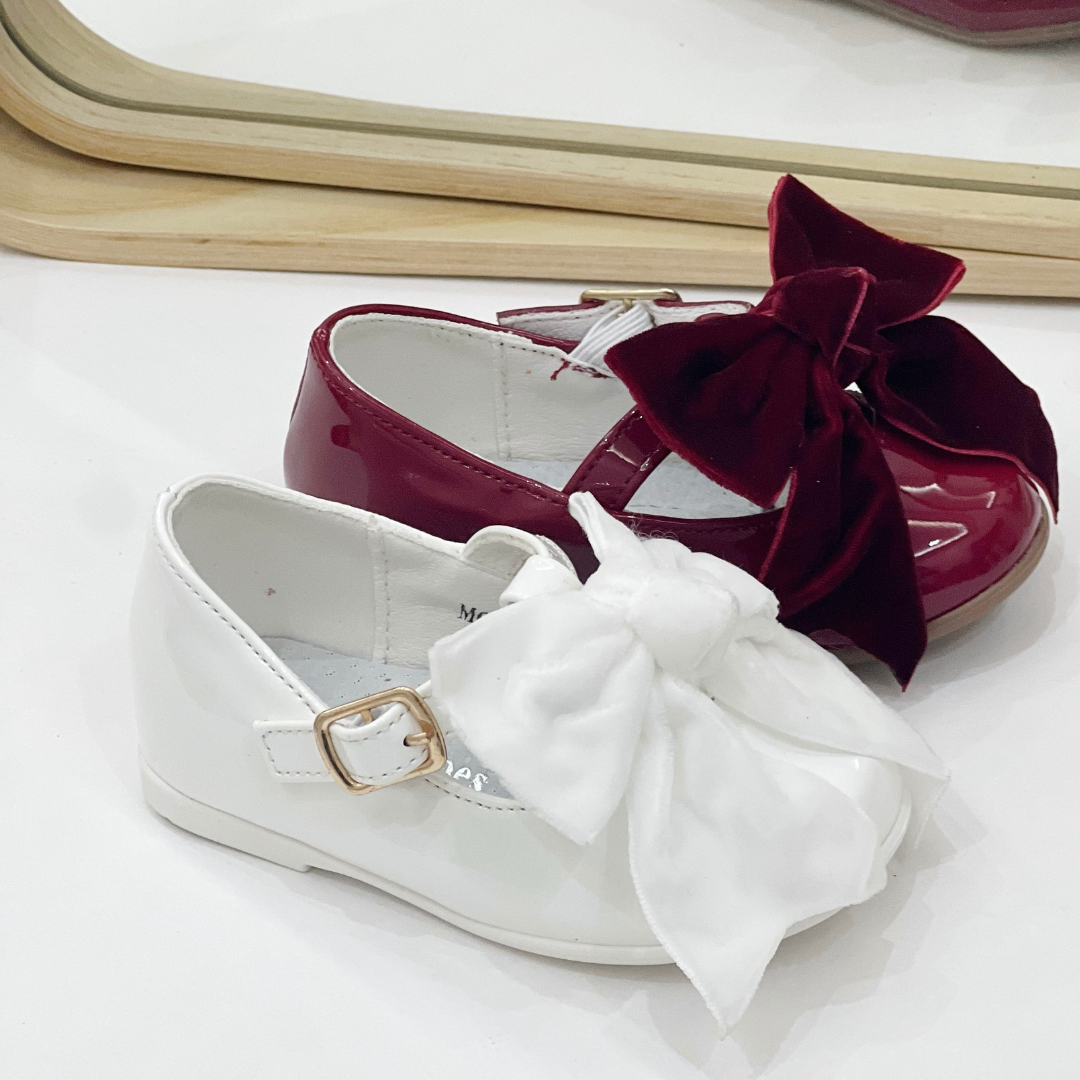 Ballerina con fiocco disponibile in due varianti di colore dal numero 19 al 24