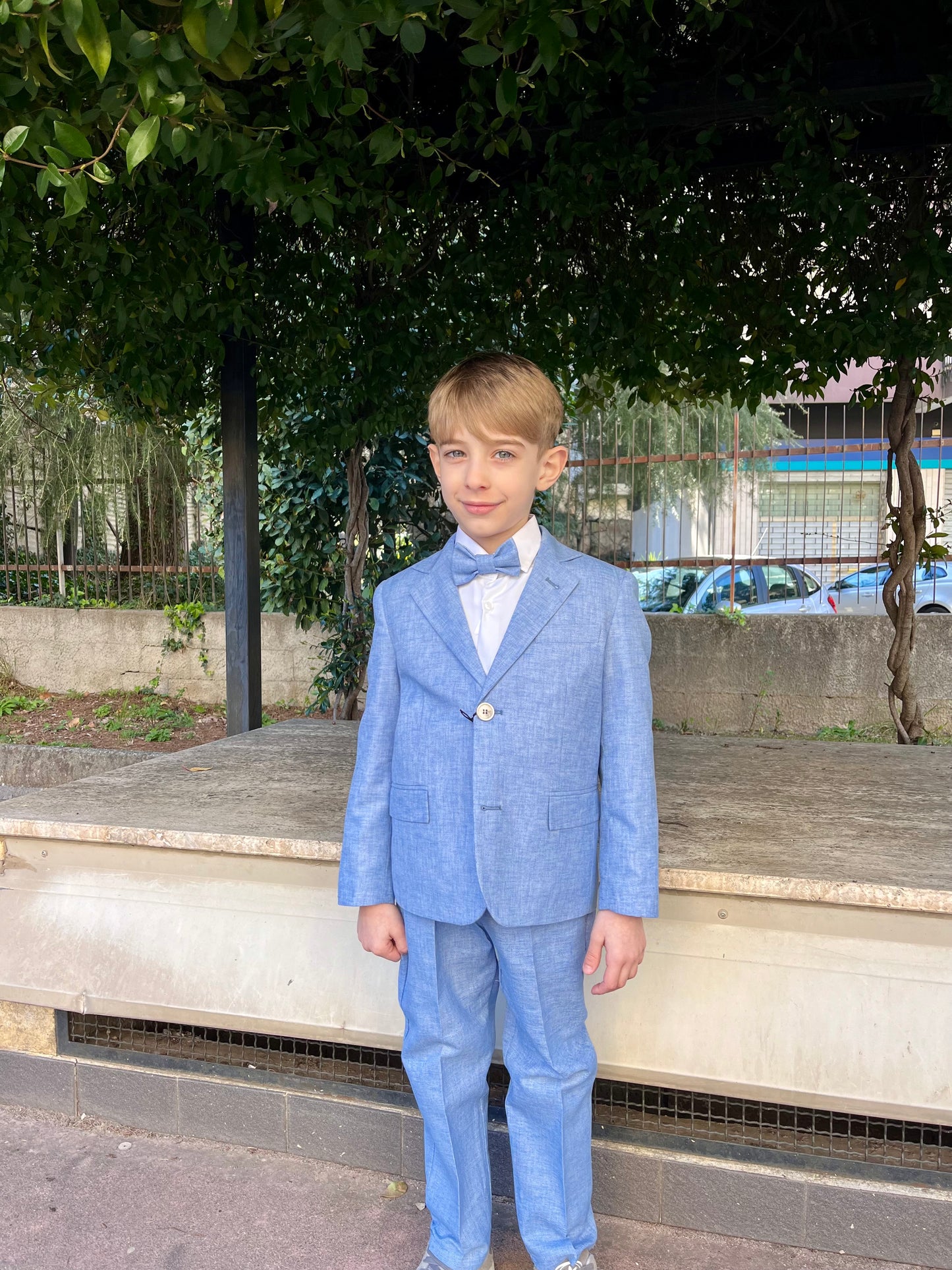 Giacca color cielo disponibile dalla 3 alla 7 anni