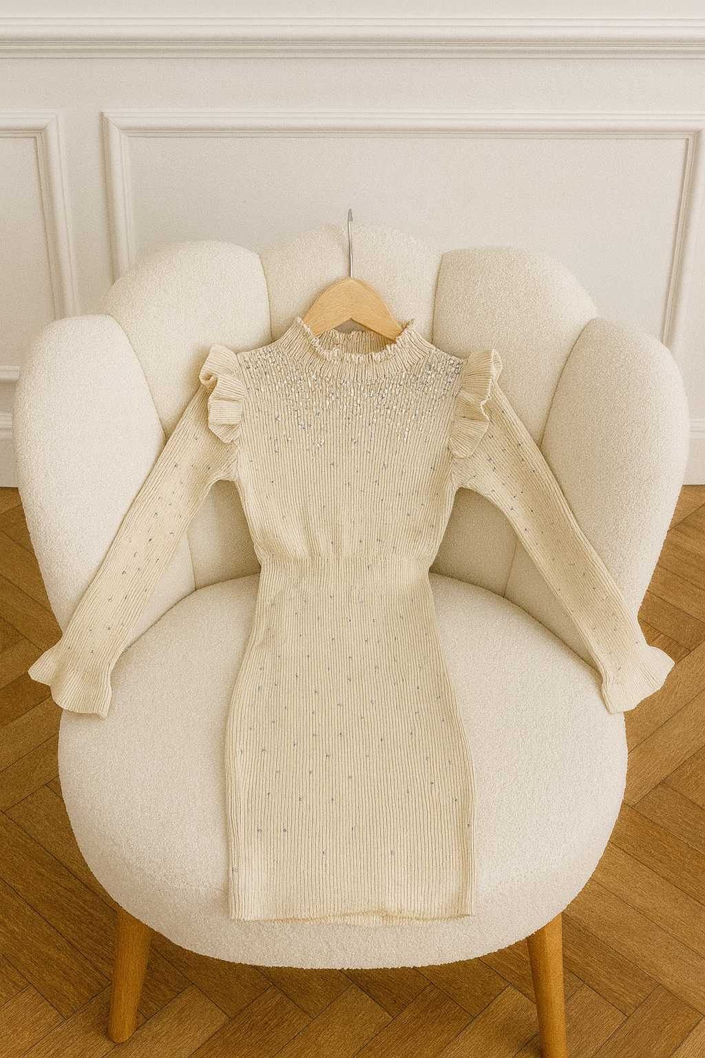 Vestito Velvet Star disponibile in bordeaux e beige