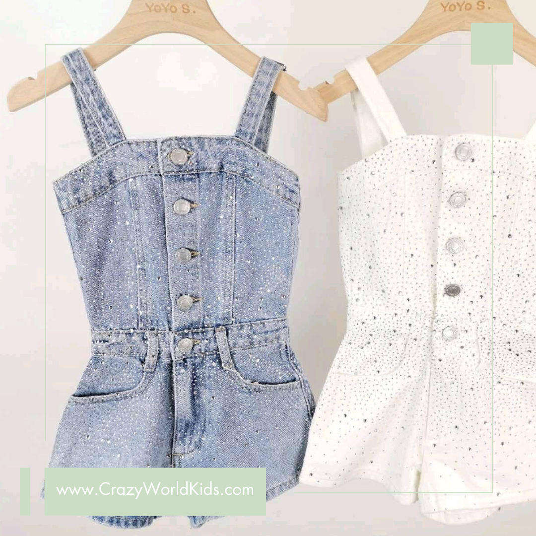 Salopette con brillantini disponibile in lavaggio jeans dalla 4 alla 14 anni
