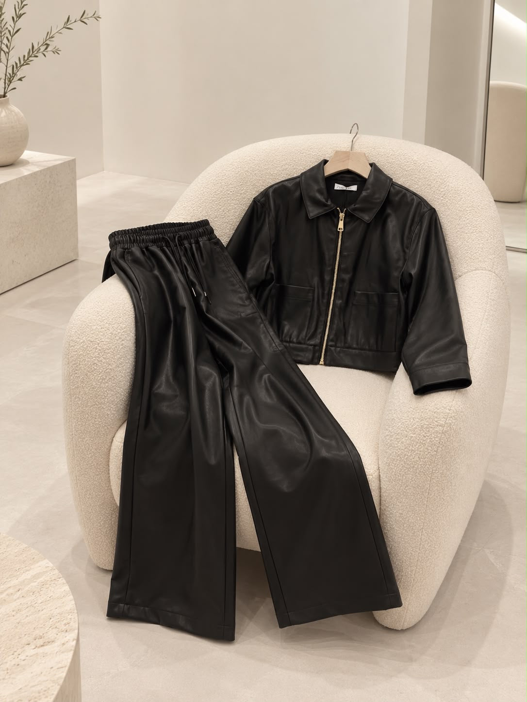 Pantalone in ecopelle