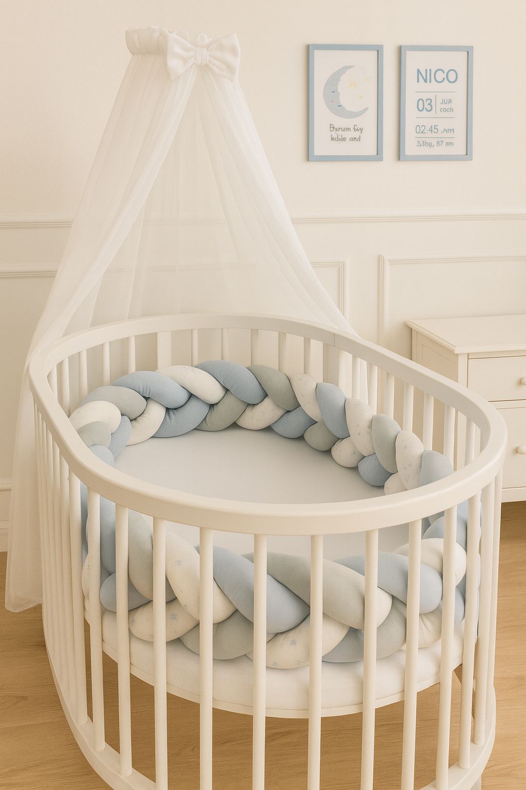 Paracolpi treccia disponibile in celeste e rosa