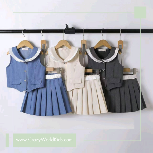 Completo disponibile in azzurro dalla 4 alla 14 anni